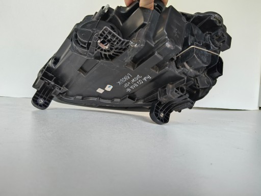 LAMPA FAR DESNA STRANA AUDI Q2 81A 16-