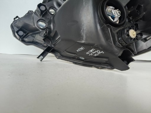 LAMPA FAR DESNA STRANA SUZUKI SX4 S-CROSS 13-16 LAMPA FAR DESNA STRANA SUZUKI SX4 S-CROSS 13-16