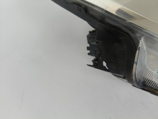 LAMPA FAR DESNA STRANA SUZUKI SX4 S-CROSS 13-16 LAMPA FAR DESNA STRANA SUZUKI SX4 S-CROSS 13-16