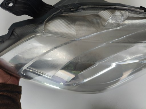 LAMPA FAR DESNA STRANA SUZUKI SX4 S-CROSS 13-16 LAMPA FAR DESNA STRANA SUZUKI SX4 S-CROSS 13-16