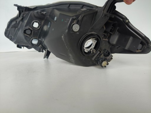 LAMPA FAR DESNA STRANA SUZUKI SX4 S-CROSS 13-16 LAMPA FAR DESNA STRANA SUZUKI SX4 S-CROSS 13-16