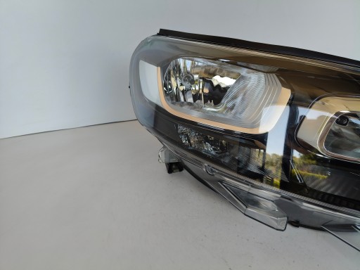 LAMPA FAR DESNA STRANA CITROEN JUMPY 16- OPEL VIVARO C 19-