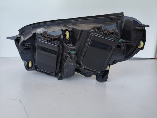 LAMPA FAR DESNA STRANA CITROEN JUMPY 16- OPEL VIVARO C 19-