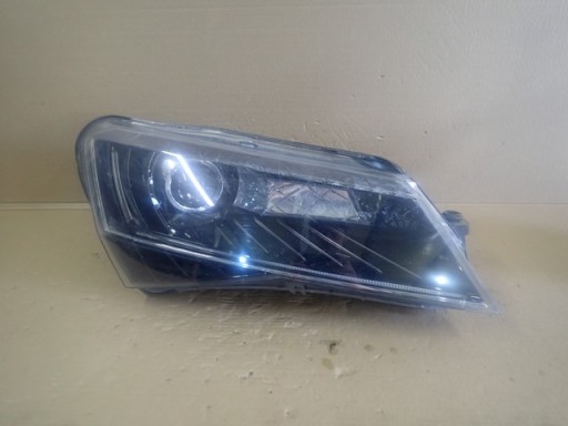 LAMPA FAR DESNA STRANA BI XENON SKODA SUPERB 3 III 3V