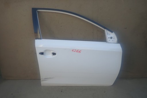 VRATA DESNA  PREDNJA STRANA TOYOTA AURIS 2 II 12-