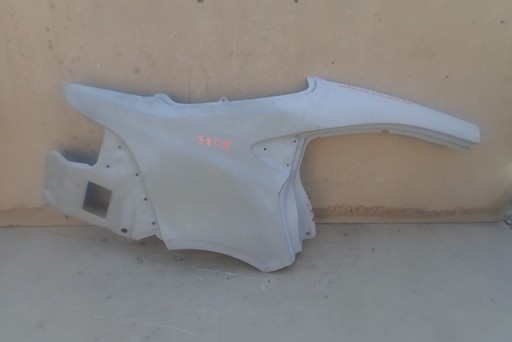 BLATOBRAN DESNA STRANA ZADNJI TOYOTA COROLLA E21 LIMUZINA / SEDAN