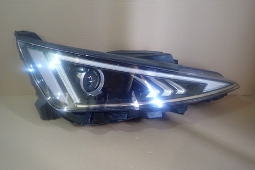 LAMPA FAR DESNA STRANA HYUNDAI ELANTRA 2019-