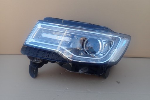 LAMPA FAR LIJEVA STRANA XENON JEEP CHEROKEE WK2 14-