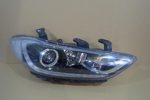 LAMPA FAR DESNA STRANA HYUNDAI ELANTRA 16-