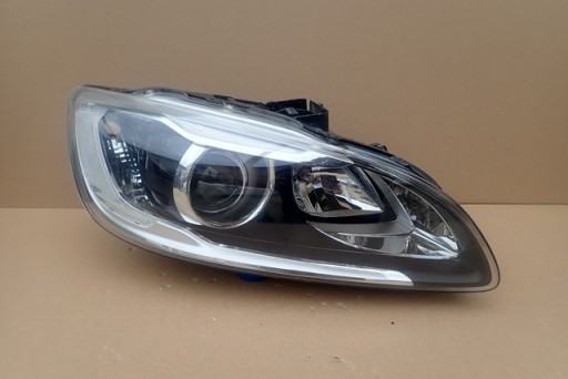 LAMPA FAR DESNA STRANA BI XENON ZAKRETNI VOLVO V60 S60 FL 13-