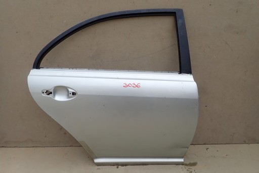 VRATA DESNA  ZADNJA ZADNJI TOYOTA AVENSIS T25 HATCHBACK (OBIČNI) 02-09R