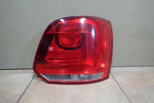 LAMPA FAR DESNA STRANA ZADNJA ZADNJI VW POLO 6R 08-