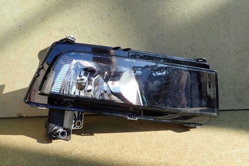 MAGLENKA DESNA STRANA PREDNJA VW TOURAN III 5TA 5T 15-