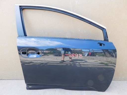 VRATA DESNA  PREDNJA STRANA TOYOTA AVENSIS T27 09-
