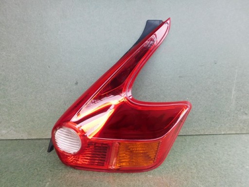 LAMPA FAR DESNA STRANA ZADNJA ZADNJI NISSAN JUKE 10-14