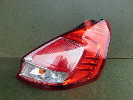 LAMPA FAR DESNA STRANA ZADNJA ZADNJI FORD FIESTA MK7 REDIZAJN