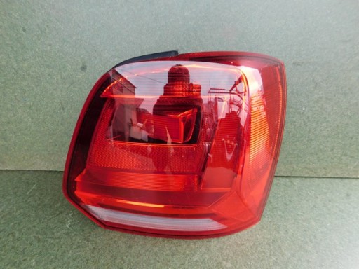 LAMPA FAR DESNA STRANA ZADNJA ZADNJI VW POLO 6C0 13-