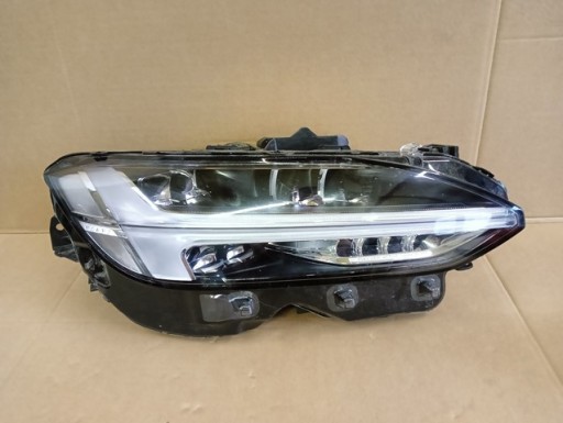 LAMPA FAR DESNA STRANA VOLVO V90 S90 II FULL LED 2016-