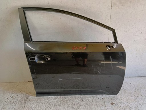 VRATA DESNA  PREDNJA STRANA TOYOTA AVENSIS T27 09-