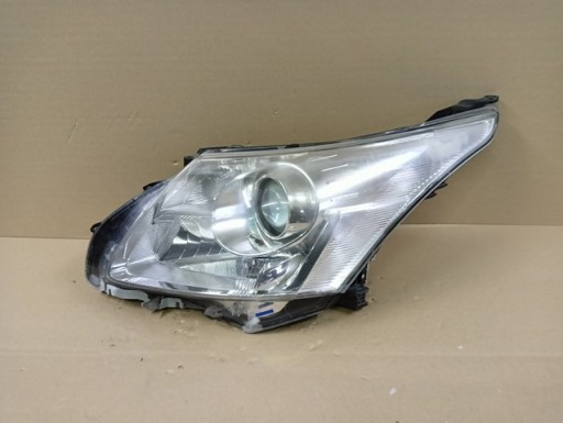 LAMPA FAR LIJEVA STRANA TOYOTA AVENSIS T27 III 2009-2012R
