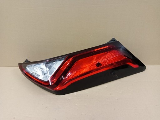 LAMPA FAR DESNA STRANA ZADNJA ZADNJI TOYOTA AYGO II 2 REDIZAJN 18-22