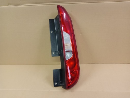 LAMPA FAR DESNA STRANA ZADNJA ZADNJI FIAT DOBLO 2 II REDIZAJN 2015-