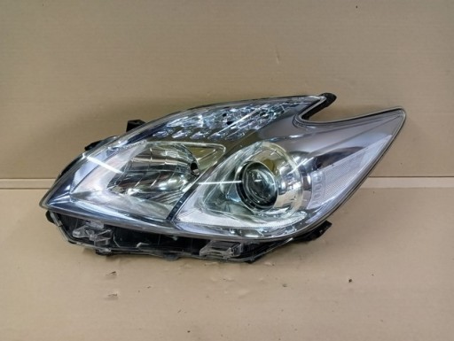 LAMPA FAR LIJEVA STRANA LEČA TOYOTA PRIUS III 3 REDIZAJN 12-15R