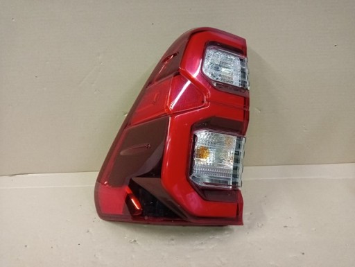 LAMPA FAR LIJEVA STRANA ZADNJA  ZADNJI TOYOTA HILUX VIII 8 LED REDIZAJN 20-