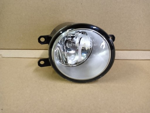 DESNA STRANA PREDNJA MAGLENKA TOYOTA AVENSIS T27 AURIS I 1