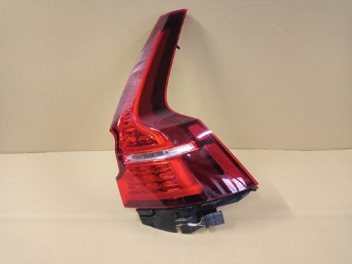 LAMPA FAR DESNA STRANA ZADNJA ZADNJI VOLVO V60 II 2 LED 18-