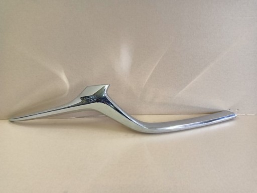 KROM DESNA STRANA MASKA GRIL MAZDA VI 6 GJ REDIZAJN 18-