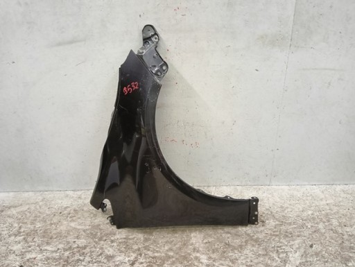 BLATOBRAN DESNA STRANA PREDNJA TOYOTA COROLLA E21 HATCHBACK (OBIČNI) KARAVAN 19-