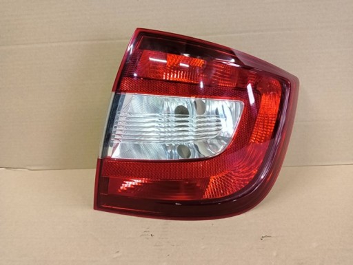 LAMPA FAR DESNA STRANA ZADNJA ZADNJI SKODA RAPID 5JH REDIZAJNBACK REDIZAJN 17-
