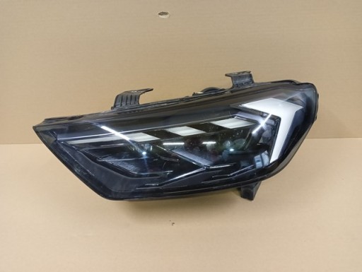 LAMPA FAR LIJEVA STRANA FULL LED AUDI A1 II 2 82A 18-