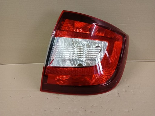 LAMPA FAR DESNA STRANA ZADNJA ZADNJI SKODA RAPID 5JH REDIZAJNBACK REDIZAJN 17-