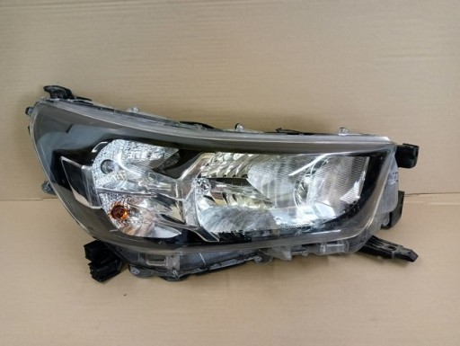 LAMPA FAR DESNA STRANA TOYOTA HILUX VIII 8 REDIZAJN 20-