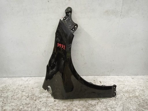 BLATOBRAN DESNA STRANA PREDNJA TOYOTA COROLLA E21 LIMUZINA / SEDAN 19-