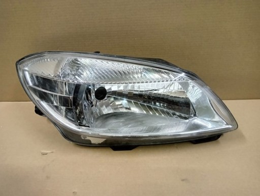 LAMPA FAR DESNA STRANA SKODA FABIA II 5J ROOMSTER REDIZAJN 10-14