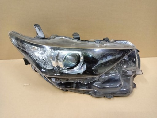 LAMPA FAR DESNA STRANA TOYOTA AURIS II 2 LED REDIZAJN 15-