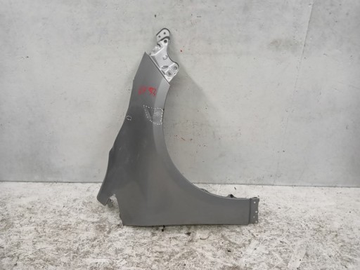 BLATOBRAN DESNA STRANA PREDNJA TOYOTA COROLLA E21 LIMUZINA / SEDAN 19-