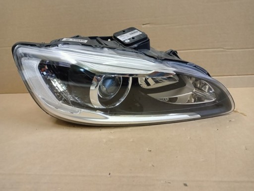 LAMPA FAR DESNA STRANA BI XENON ZAKRETNI VOLVO S60 V60 II REDIZAJN 13-18