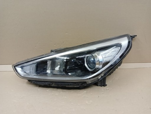 LAMPA FAR LIJEVA STRANA HYUNDAI I30 III 3 17-
