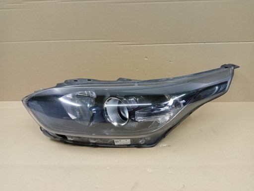 LAMPA FAR LIJEVA STRANA LEČA KIA CEED III 3 18-
