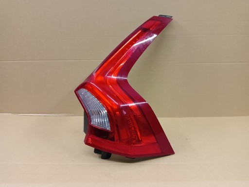 LAMPA FAR DESNA STRANA ZADNJA ZADNJI LED VOLVO V60 I 1 REDIZAJN 13-17R