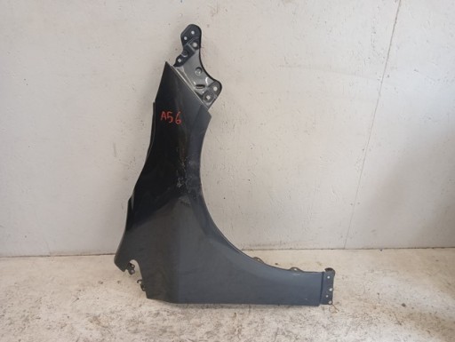 BLATOBRAN DESNA STRANA PREDNJA TOYOTA COROLLA E21 LIMUZINA / SEDAN 19-