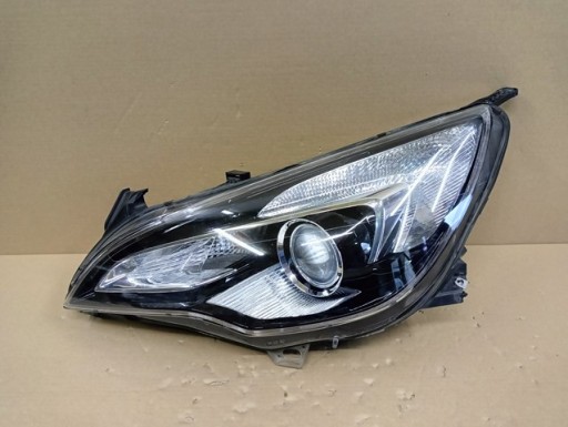 LAMPA FAR LIJEVA STRANA LEČA OPEL ASTRA IV 4 J GTC CASCADA 11-