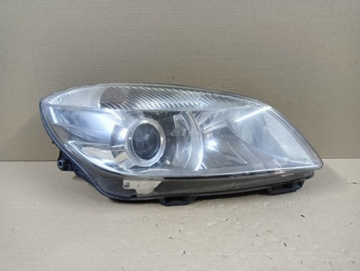 ZAMJENSKI DIO LAMPA FAR DESNA STRANA SKODA FABIA II 2 5J ROOMSTER REDIZAJN 10-