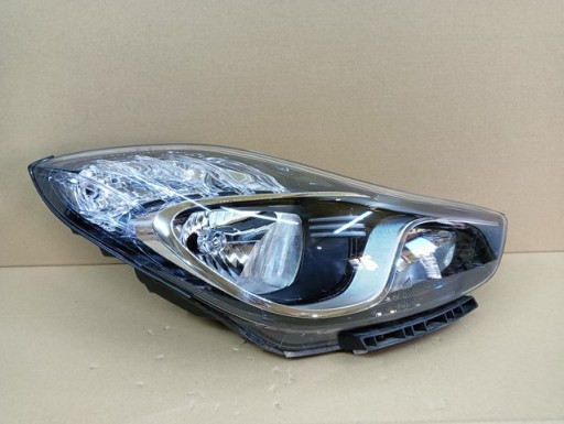 LAMPA FAR DESNA STRANA HYUNDAI IX20 IX 20 10-