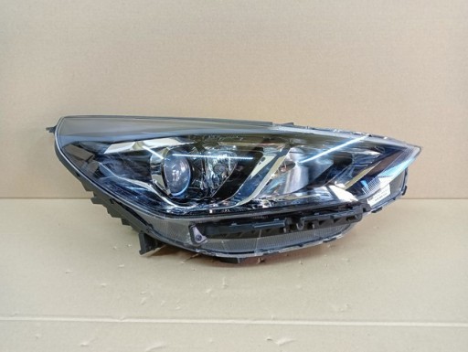 LAMPA FAR DESNA STRANA HYUNDAI I30 III 3 Z  REDIZAJN 20-