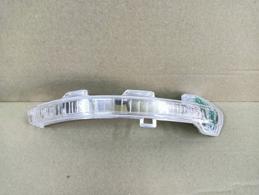 DESNA STRANA PREDNJA ZMIGAVAC VW PASSAT B8 3G 14-
